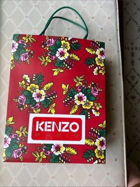 Authentic KENZO Paris Gift Shopping bag.